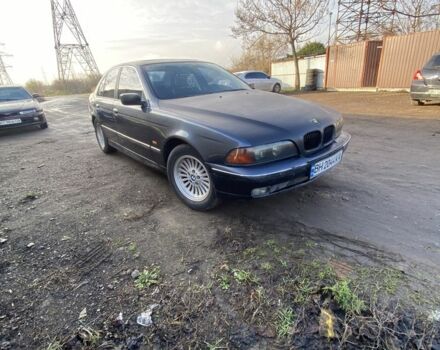 Серый БМВ 5 Серия, объемом двигателя 2 л и пробегом 200 тыс. км за 2950 $, фото 1 на Automoto.ua