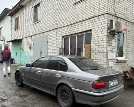 Серый БМВ 5 Серия, объемом двигателя 2.5 л и пробегом 299 тыс. км за 3850 $, фото 5 на Automoto.ua