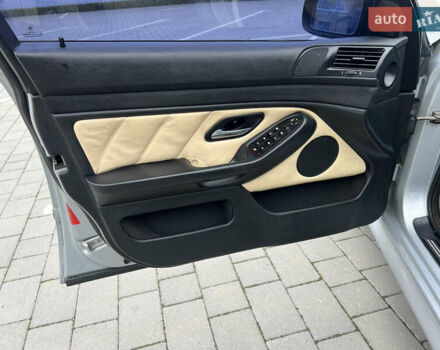 Серый БМВ 5 Серия, объемом двигателя 4.4 л и пробегом 350 тыс. км за 4999 $, фото 27 на Automoto.ua