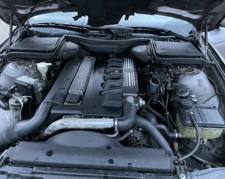 Серый БМВ 5 Серия, объемом двигателя 2.5 л и пробегом 395 тыс. км за 3600 $, фото 6 на Automoto.ua