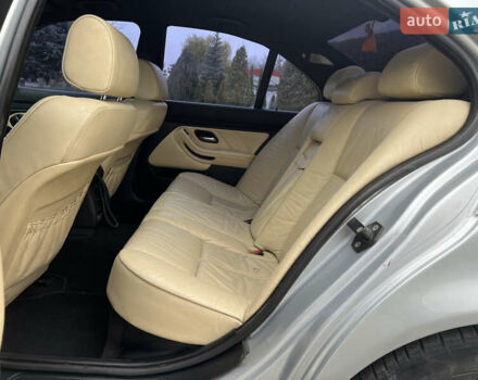 Серый БМВ 5 Серия, объемом двигателя 4.4 л и пробегом 350 тыс. км за 4999 $, фото 42 на Automoto.ua