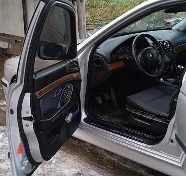 Серый БМВ 5 Серия, объемом двигателя 2.5 л и пробегом 150 тыс. км за 4300 $, фото 1 на Automoto.ua