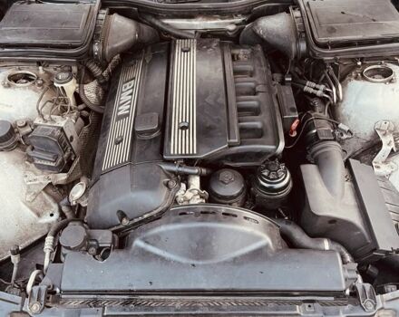 Серый БМВ 5 Серия, объемом двигателя 2.8 л и пробегом 282 тыс. км за 3499 $, фото 7 на Automoto.ua