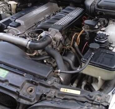 Серый БМВ 5 Серия, объемом двигателя 2.5 л и пробегом 150 тыс. км за 4300 $, фото 4 на Automoto.ua