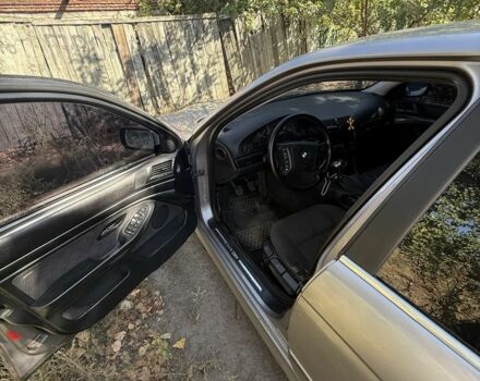 Серый БМВ 5 Серия, объемом двигателя 2.5 л и пробегом 400 тыс. км за 3650 $, фото 5 на Automoto.ua