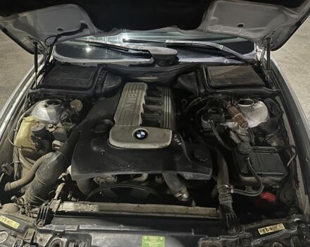 Серый БМВ 5 Серия, объемом двигателя 3 л и пробегом 356 тыс. км за 3800 $, фото 2 на Automoto.ua