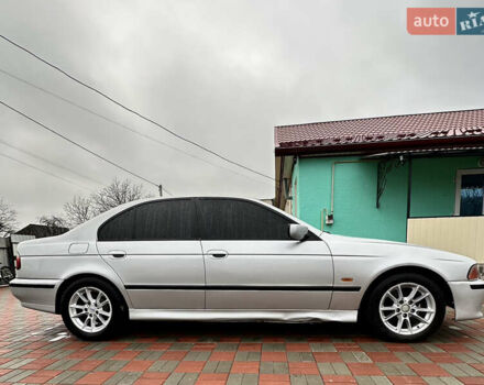 Серый БМВ 5 Серия, объемом двигателя 3 л и пробегом 380 тыс. км за 5000 $, фото 2 на Automoto.ua