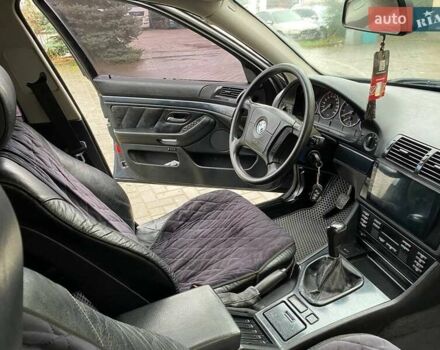 Серый БМВ 5 Серия, объемом двигателя 2.5 л и пробегом 500 тыс. км за 4600 $, фото 25 на Automoto.ua