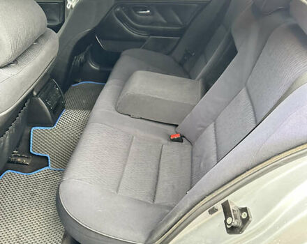 Серый БМВ 5 Серия, объемом двигателя 3 л и пробегом 380 тыс. км за 5000 $, фото 5 на Automoto.ua