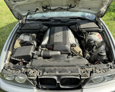 Серый БМВ 5 Серия, объемом двигателя 3.5 л и пробегом 356 тыс. км за 5000 $, фото 10 на Automoto.ua