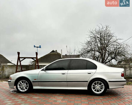 Серый БМВ 5 Серия, объемом двигателя 3 л и пробегом 380 тыс. км за 5000 $, фото 3 на Automoto.ua