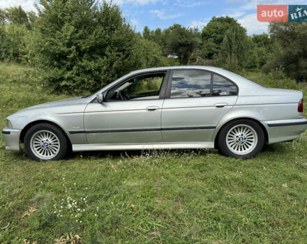 Серый БМВ 5 Серия, объемом двигателя 3.5 л и пробегом 356 тыс. км за 5000 $, фото 5 на Automoto.ua
