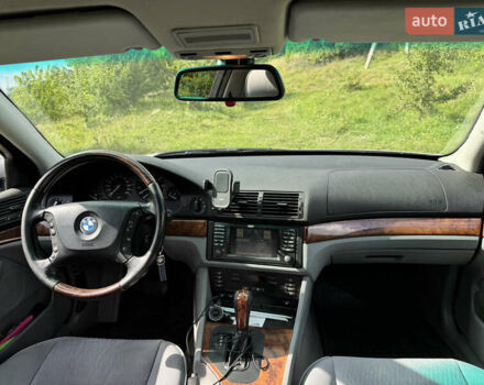 Серый БМВ 5 Серия, объемом двигателя 3.5 л и пробегом 356 тыс. км за 5000 $, фото 8 на Automoto.ua