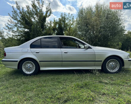 Серый БМВ 5 Серия, объемом двигателя 3.5 л и пробегом 356 тыс. км за 5000 $, фото 4 на Automoto.ua