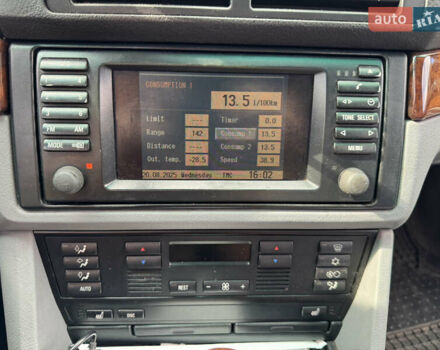 Серый БМВ 5 Серия, объемом двигателя 3.5 л и пробегом 356 тыс. км за 5000 $, фото 11 на Automoto.ua