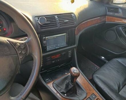 Серый БМВ 5 Серия, объемом двигателя 0 л и пробегом 260 тыс. км за 3000 $, фото 3 на Automoto.ua