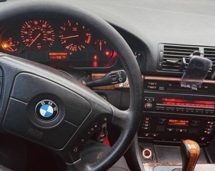 Серый БМВ 5 Серия, объемом двигателя 2.8 л и пробегом 282 тыс. км за 3499 $, фото 6 на Automoto.ua