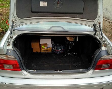 Серый БМВ 5 Серия, объемом двигателя 2 л и пробегом 260 тыс. км за 3700 $, фото 5 на Automoto.ua