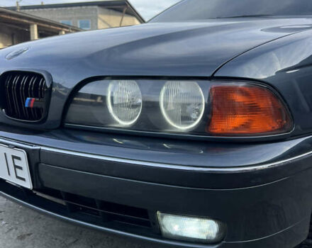 Серый БМВ 5 Серия, объемом двигателя 2 л и пробегом 300 тыс. км за 5200 $, фото 1 на Automoto.ua