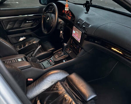 Серый БМВ 5 Серия, объемом двигателя 3.43 л и пробегом 271 тыс. км за 7300 $, фото 9 на Automoto.ua