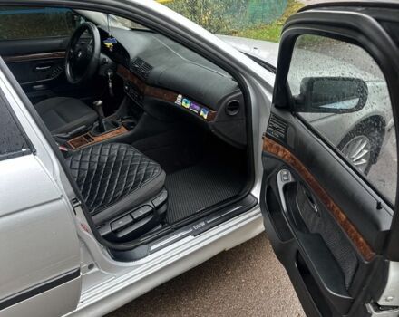 Серый БМВ 5 Серия, объемом двигателя 2.5 л и пробегом 399 тыс. км за 2200 $, фото 1 на Automoto.ua