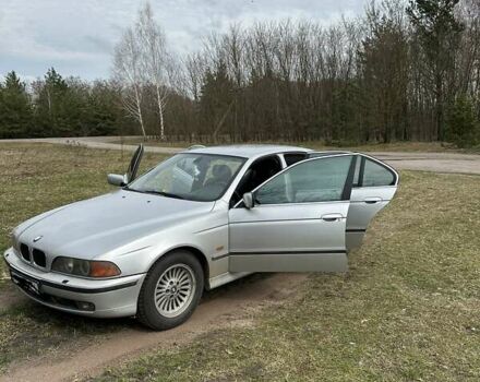 Сірий БМВ 5 Серія, об'ємом двигуна 2 л та пробігом 320 тис. км за 5100 $, фото 1 на Automoto.ua