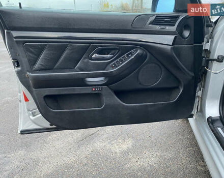 Серый БМВ 5 Серия, объемом двигателя 2.99 л и пробегом 405 тыс. км за 4150 $, фото 11 на Automoto.ua