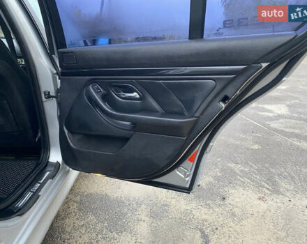 Серый БМВ 5 Серия, объемом двигателя 2.99 л и пробегом 405 тыс. км за 4150 $, фото 13 на Automoto.ua