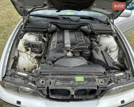 Сірий БМВ 5 Серія, об'ємом двигуна 2 л та пробігом 320 тис. км за 5100 $, фото 13 на Automoto.ua
