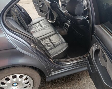 Серый БМВ 5 Серия, объемом двигателя 0 л и пробегом 438 тыс. км за 2700 $, фото 2 на Automoto.ua