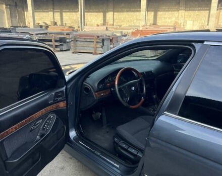 Серый БМВ 5 Серия, объемом двигателя 2 л и пробегом 300 тыс. км за 5200 $, фото 22 на Automoto.ua