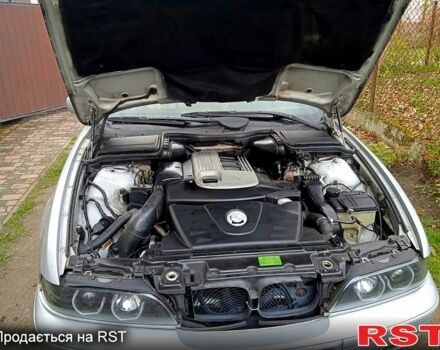 Серый БМВ 5 Серия, объемом двигателя 2 л и пробегом 260 тыс. км за 3700 $, фото 6 на Automoto.ua