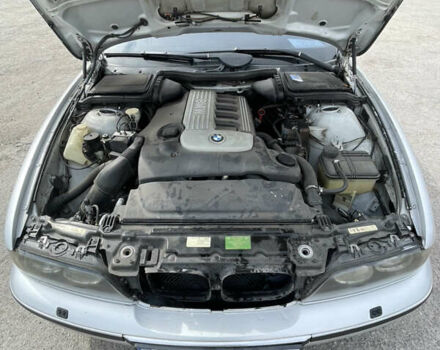 Серый БМВ 5 Серия, объемом двигателя 3 л и пробегом 414 тыс. км за 5000 $, фото 9 на Automoto.ua