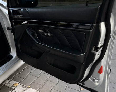 Серый БМВ 5 Серия, объемом двигателя 3.43 л и пробегом 271 тыс. км за 7300 $, фото 11 на Automoto.ua