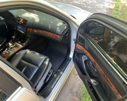 Серый БМВ 5 Серия, объемом двигателя 3 л и пробегом 310 тыс. км за 7500 $, фото 4 на Automoto.ua