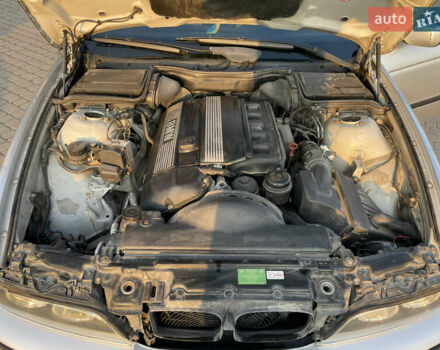 Серый БМВ 5 Серия, объемом двигателя 2.8 л и пробегом 400 тыс. км за 6300 $, фото 14 на Automoto.ua