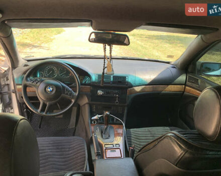 Серый БМВ 5 Серия, объемом двигателя 2.5 л и пробегом 275 тыс. км за 5800 $, фото 4 на Automoto.ua