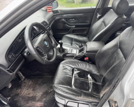 Сірий БМВ 5 Серія, об'ємом двигуна 2.5 л та пробігом 300 тис. км за 2350 $, фото 9 на Automoto.ua