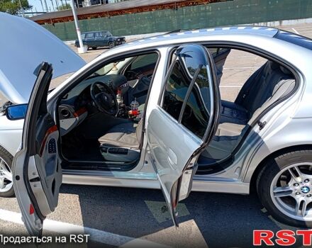 Серый БМВ 5 Серия, объемом двигателя 3 л и пробегом 282 тыс. км за 6000 $, фото 6 на Automoto.ua