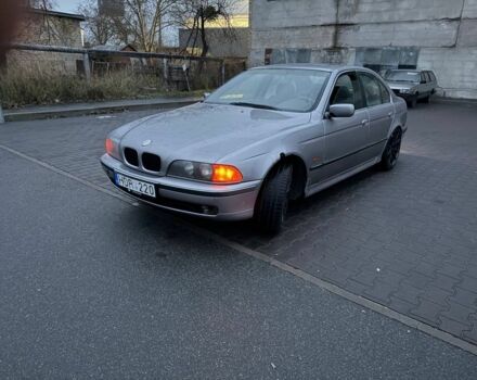 Серый БМВ 5 Серия, объемом двигателя 3 л и пробегом 350 тыс. км за 2500 $, фото 1 на Automoto.ua