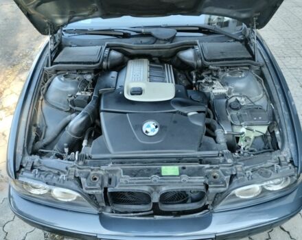 Серый БМВ 5 Серия, объемом двигателя 2 л и пробегом 303 тыс. км за 4000 $, фото 3 на Automoto.ua