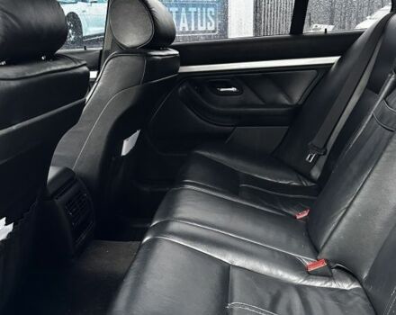 Серый БМВ 5 Серия, объемом двигателя 0 л и пробегом 300 тыс. км за 3100 $, фото 4 на Automoto.ua