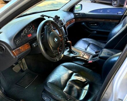 Серый БМВ 5 Серия, объемом двигателя 2.5 л и пробегом 0 тыс. км за 4500 $, фото 3 на Automoto.ua