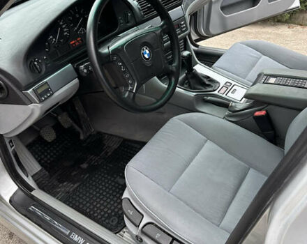 Серый БМВ 5 Серия, объемом двигателя 2.2 л и пробегом 288 тыс. км за 6200 $, фото 5 на Automoto.ua