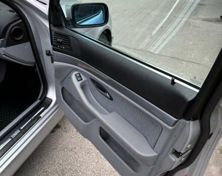 Серый БМВ 5 Серия, объемом двигателя 2.2 л и пробегом 288 тыс. км за 6200 $, фото 11 на Automoto.ua