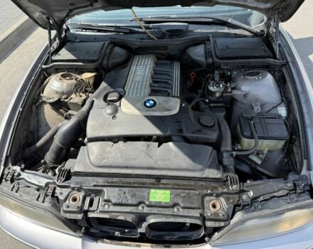 Серый БМВ 5 Серия, объемом двигателя 3 л и пробегом 350 тыс. км за 2500 $, фото 5 на Automoto.ua