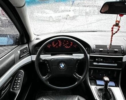 Серый БМВ 5 Серия, объемом двигателя 0 л и пробегом 300 тыс. км за 3100 $, фото 6 на Automoto.ua