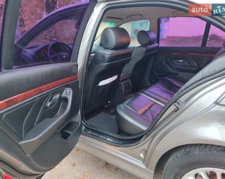 Серый БМВ 5 Серия, объемом двигателя 2 л и пробегом 440 тыс. км за 5950 $, фото 22 на Automoto.ua