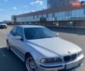 Серый БМВ 5 Серия, объемом двигателя 3 л и пробегом 322 тыс. км за 6200 $, фото 1 на Automoto.ua