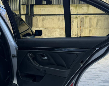 Серый БМВ 5 Серия, объемом двигателя 3 л и пробегом 298 тыс. км за 9300 $, фото 22 на Automoto.ua